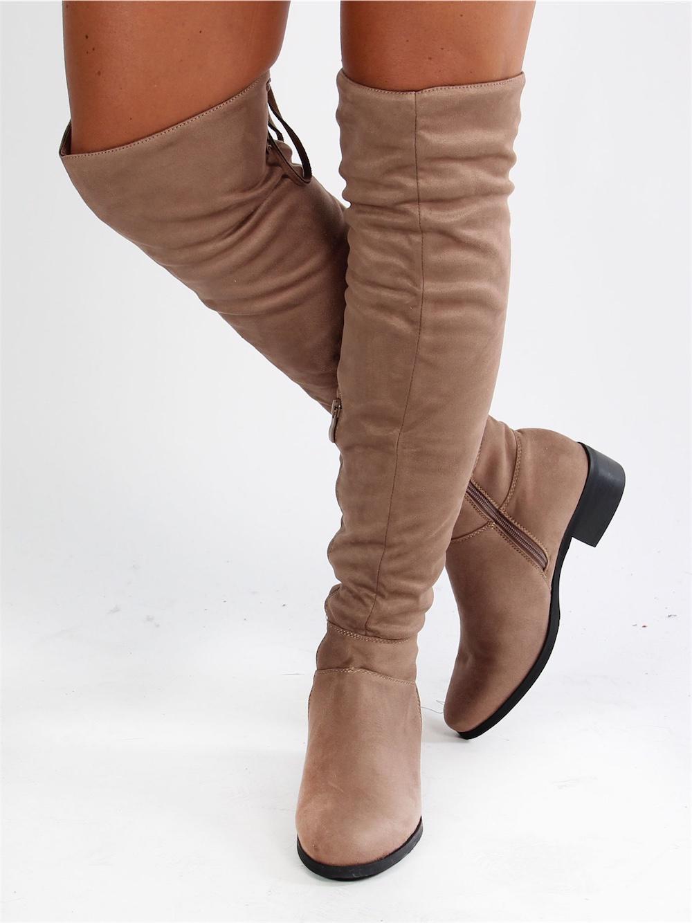 Taranto - Svarta overknee boots i mocka med liten klack